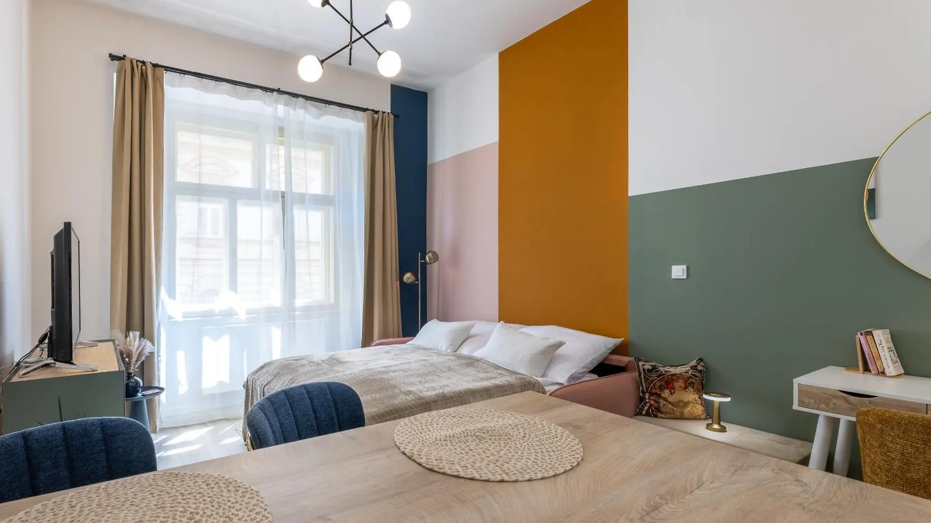 פראג Zizkov Nest Serene Studio Retreat 0*,